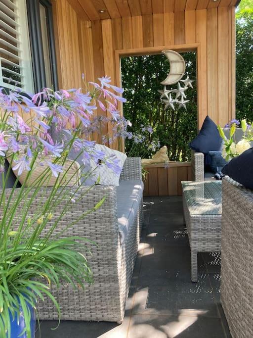 Delightful Self Contained Let In A Village Setting *
